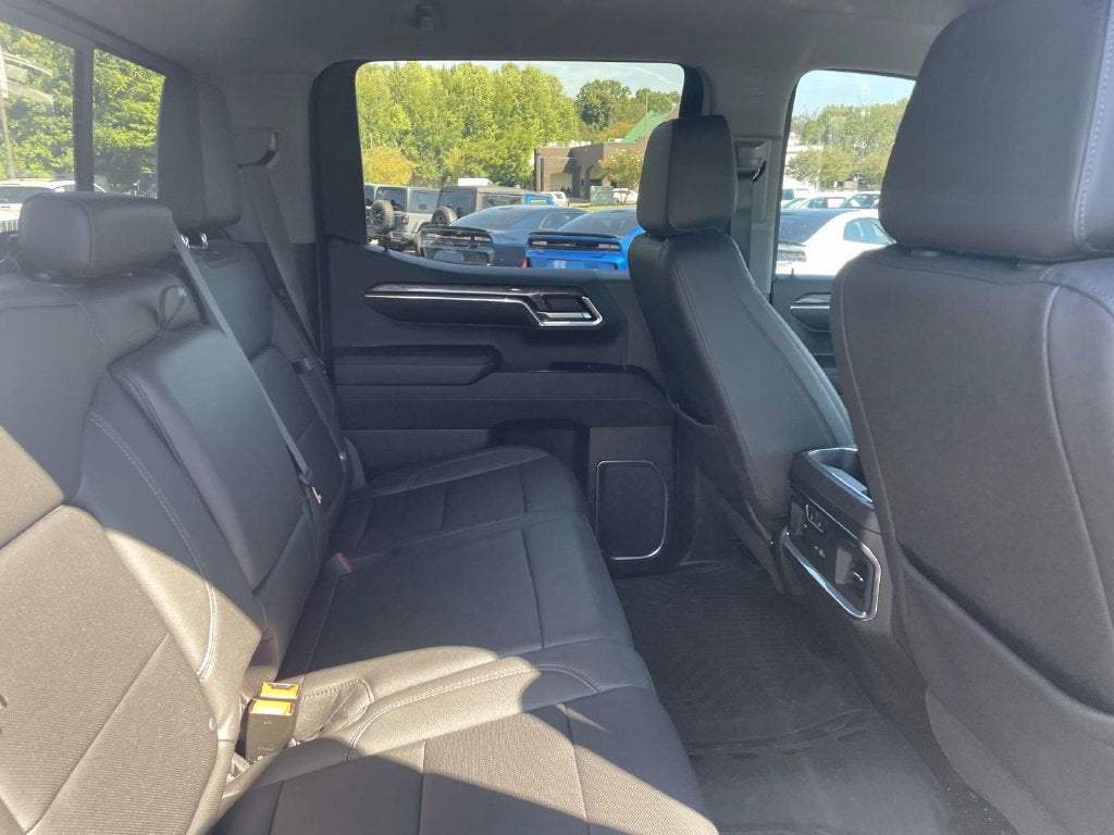 2023 Chevrolet Silverado 1500 4WD Crew Cab Short Bed LTZ