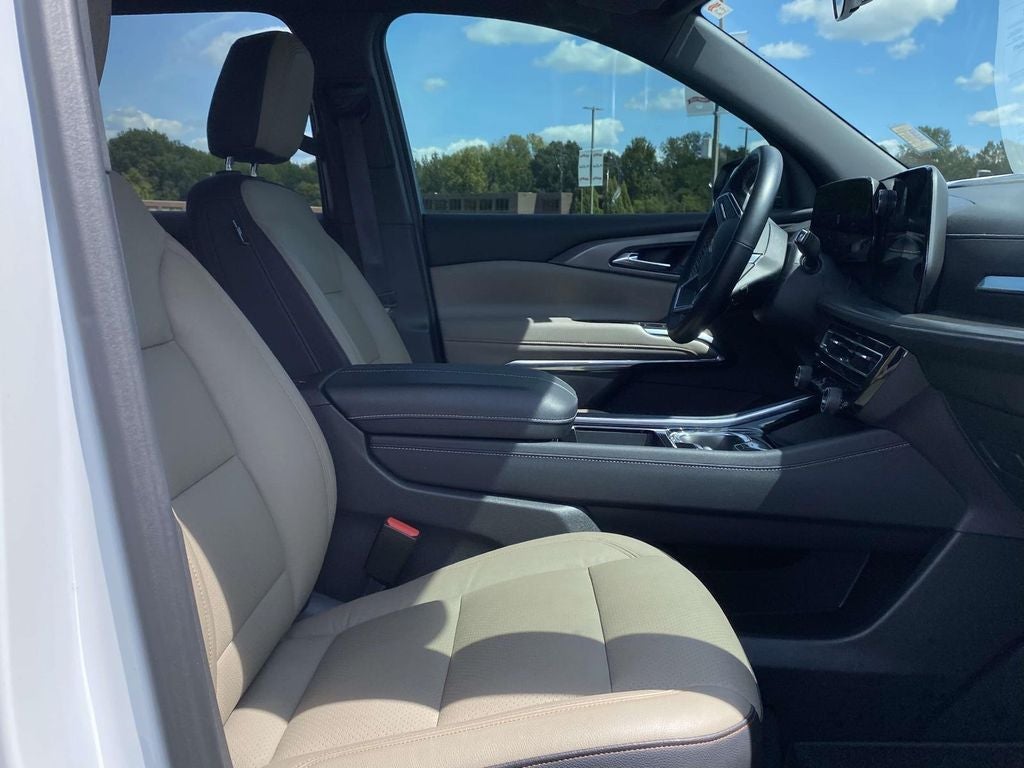 2025 Chevrolet Traverse FWD LT