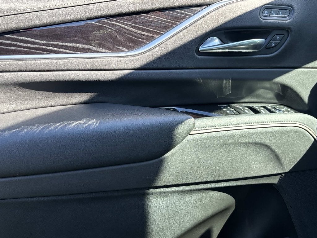 2021 Cadillac Escalade 2WD Sport