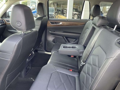 2025 Volkswagen Atlas 2.0T SE w/Technology