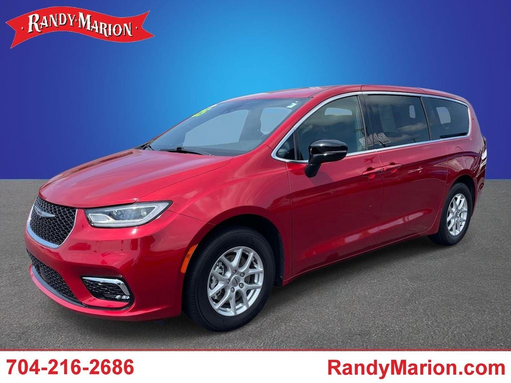 2025 Chrysler Pacifica Select