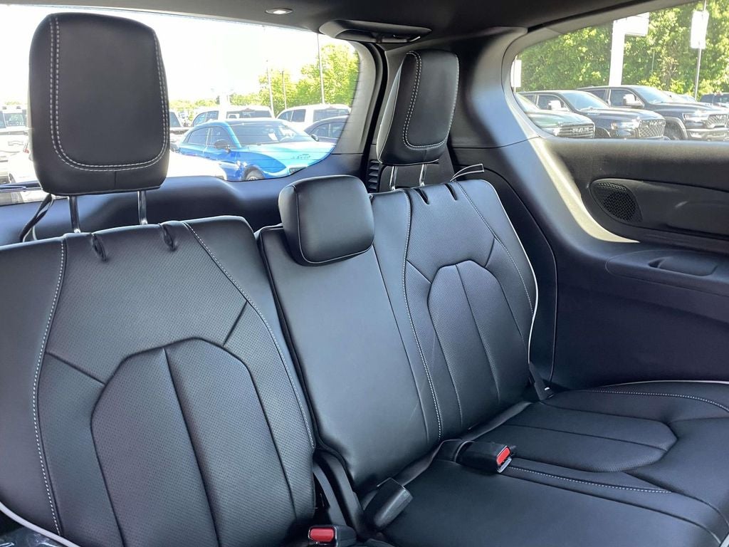 2027 Chrysler Pacifica PACIFICA LIMITED