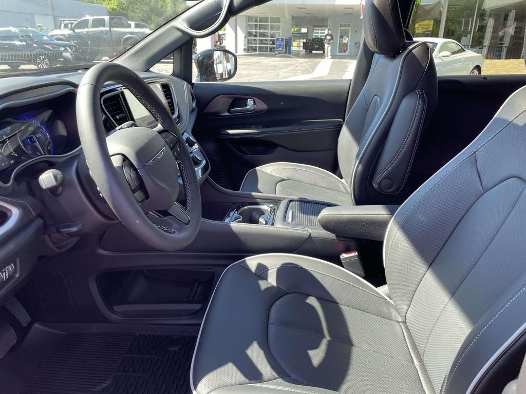 2027 Chrysler Pacifica PACIFICA LIMITED