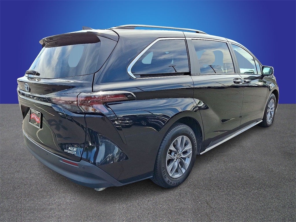 2024 Toyota Sienna XLE