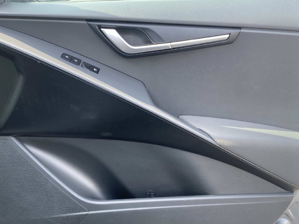 2025 Kia Niro LX