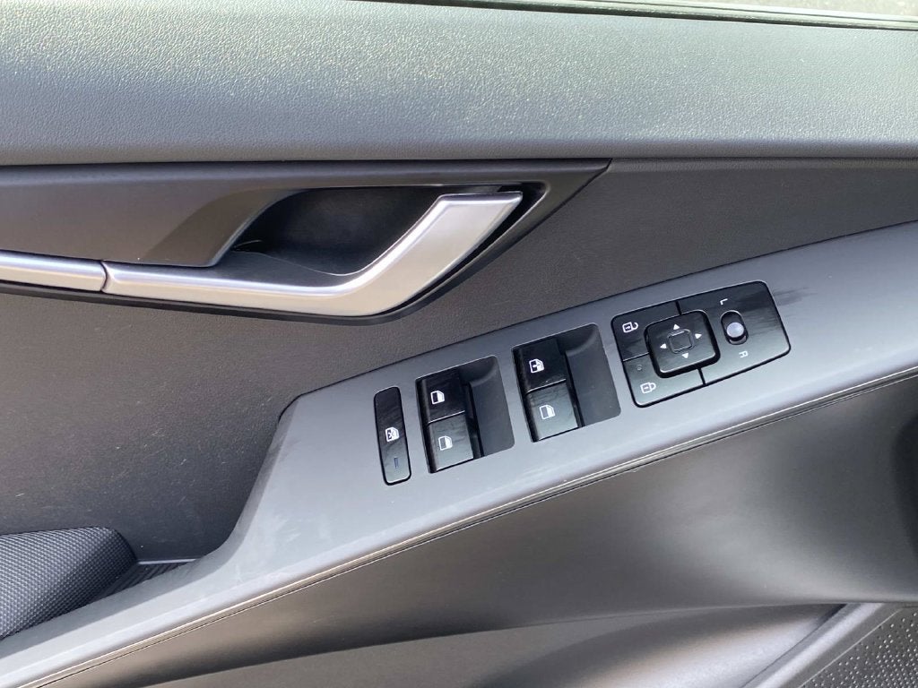 2025 Kia Niro LX