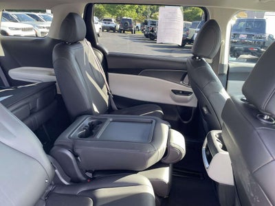 2024 Kia Carnival LX Seat Package