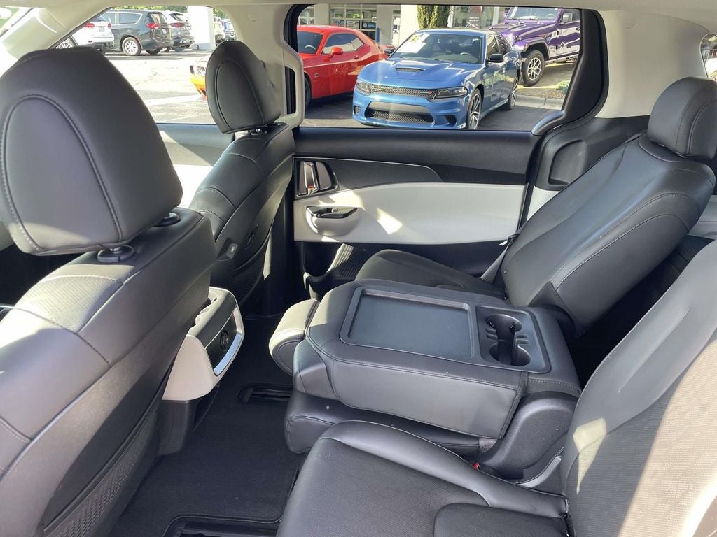 2024 Kia Carnival LX Seat Package