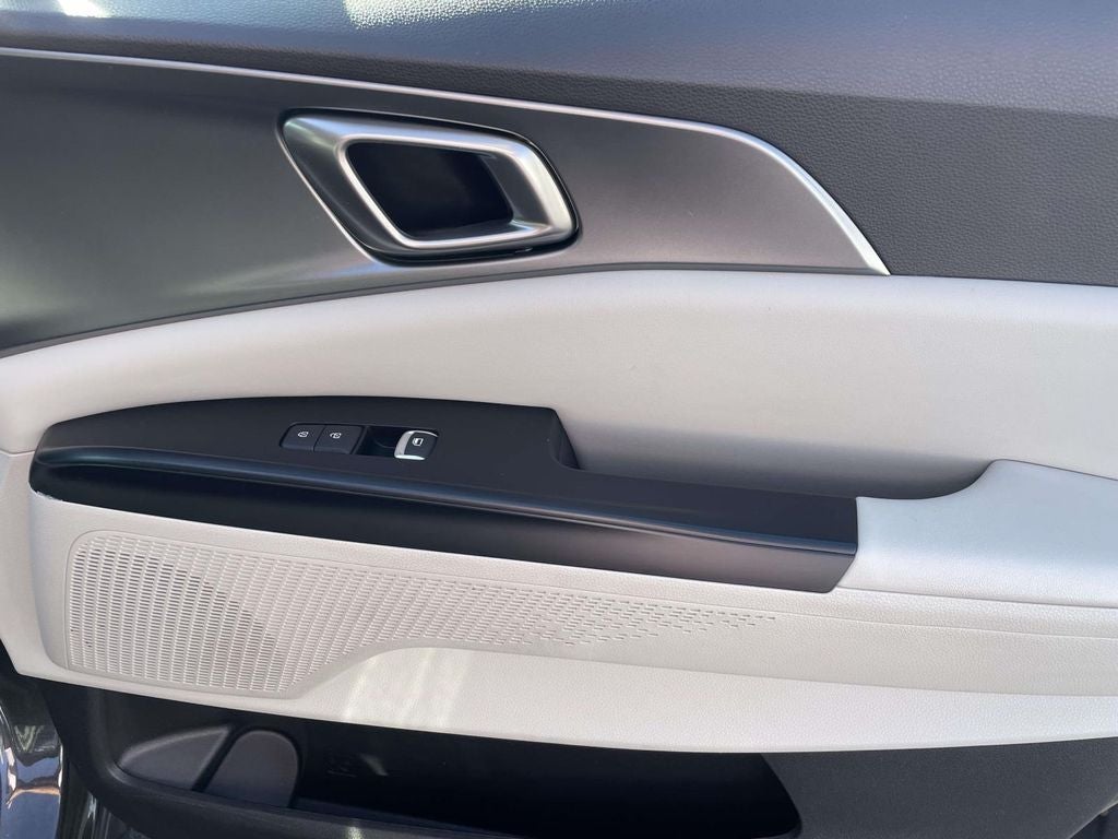 2024 Kia Carnival LX Seat Package