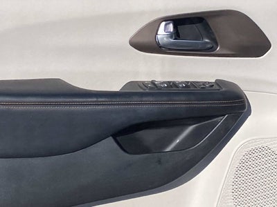 2017 Chrysler Pacifica Touring L Plus