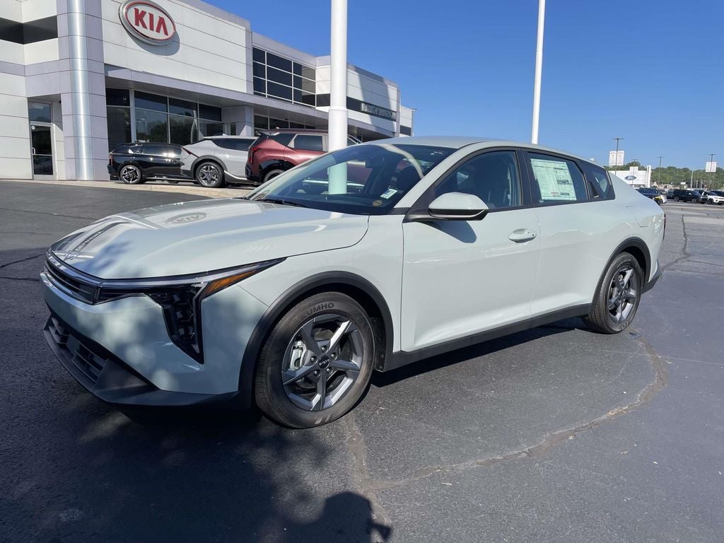 2026 Kia K4 LXS