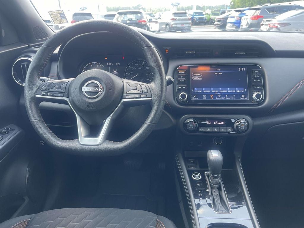 2022 Nissan Kicks SR