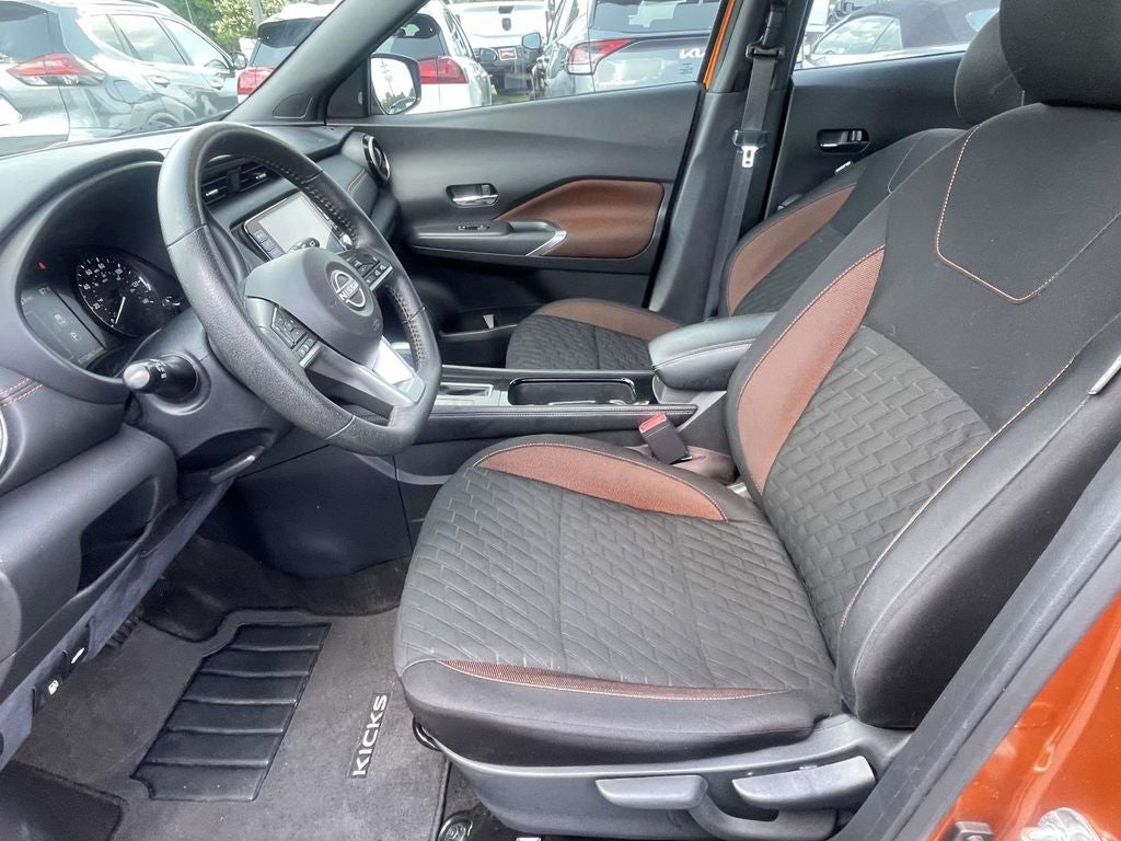 2022 Nissan Kicks SR