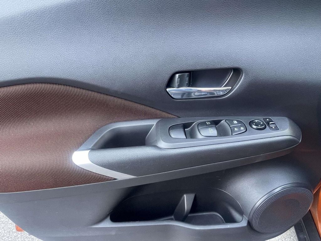 2022 Nissan Kicks SR