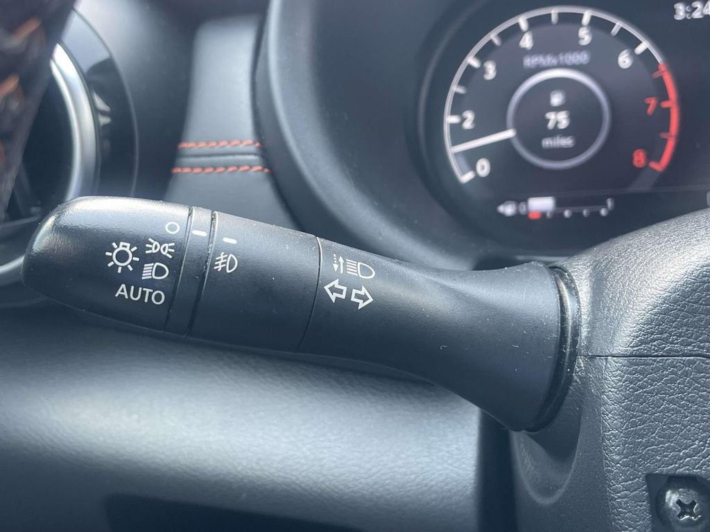 2022 Nissan Kicks SR