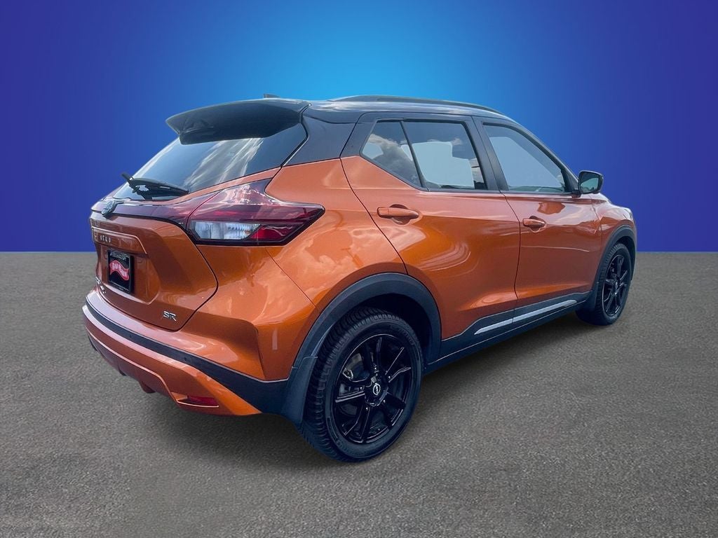 2022 Nissan Kicks SR