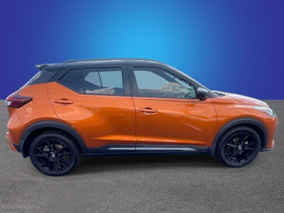 2022 Nissan Kicks SR