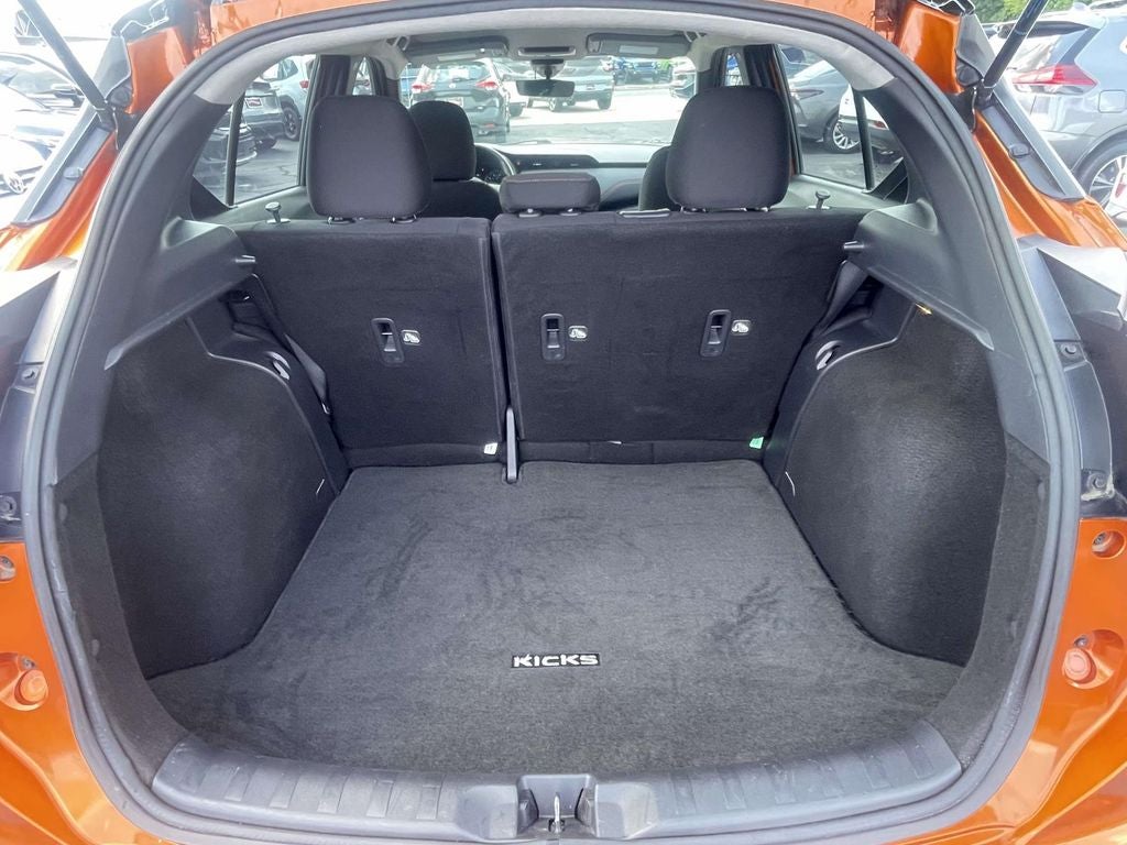 2022 Nissan Kicks SR
