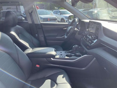2025 Toyota Highlander Hybrid XLE