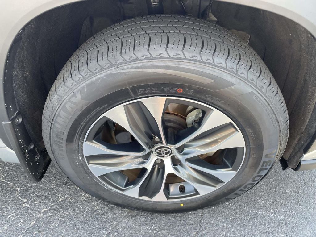 2025 Toyota Highlander Hybrid XLE