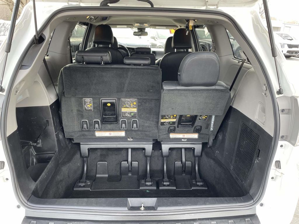 2018 Toyota Sienna SE 8 Passenger