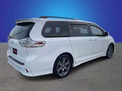 2018 Toyota Sienna SE 8 Passenger
