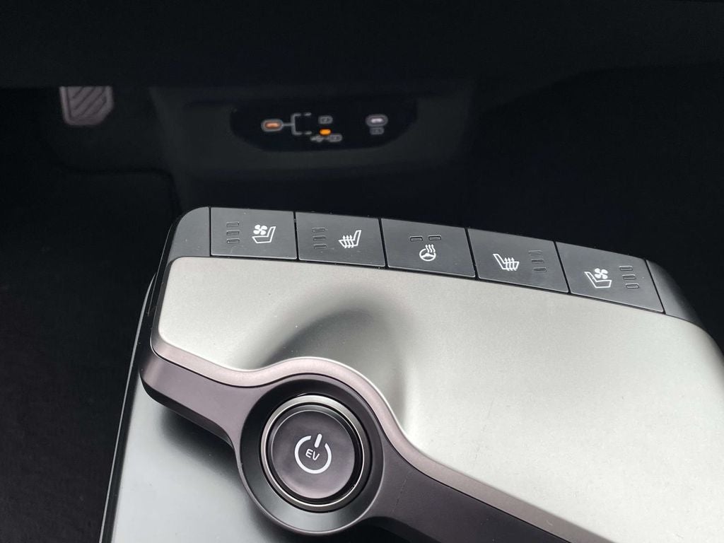 2025 Kia EV6 Wind