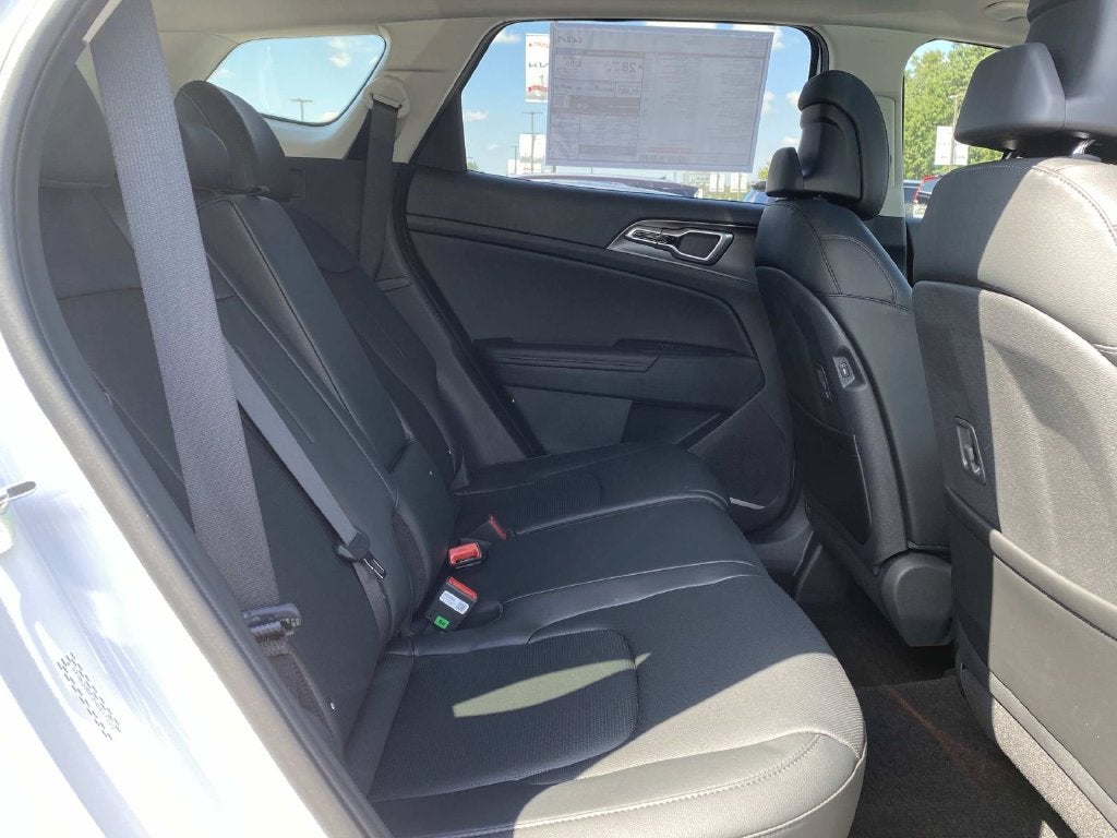 2027 Kia Sportage EX
