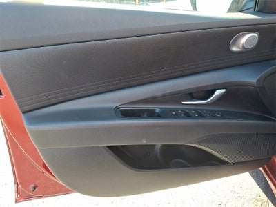 2024 Hyundai Elantra SE