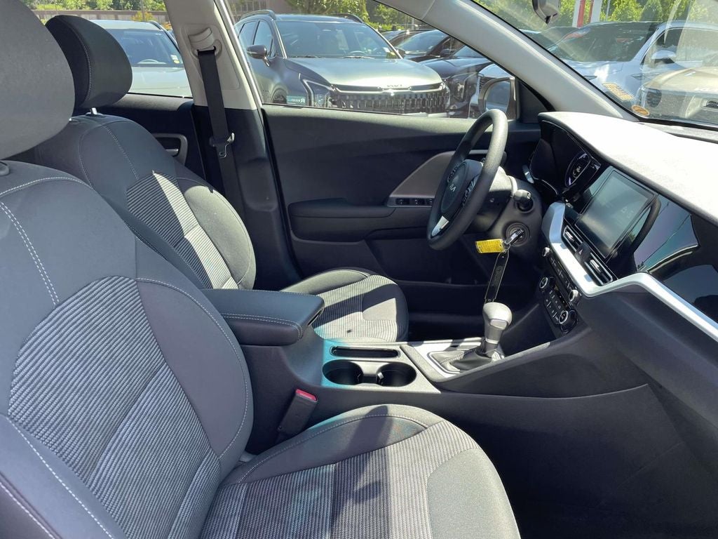 2022 Kia Niro LX
