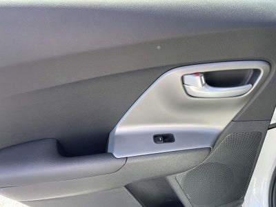 2022 Kia Niro LX