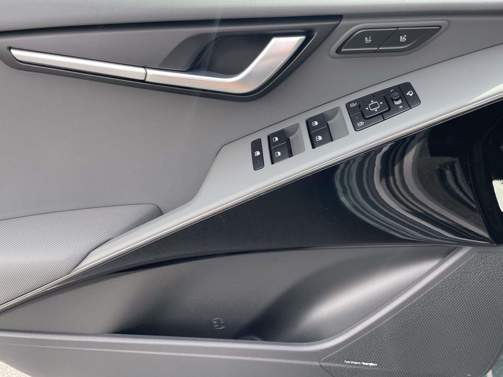 2026 Kia Niro SX