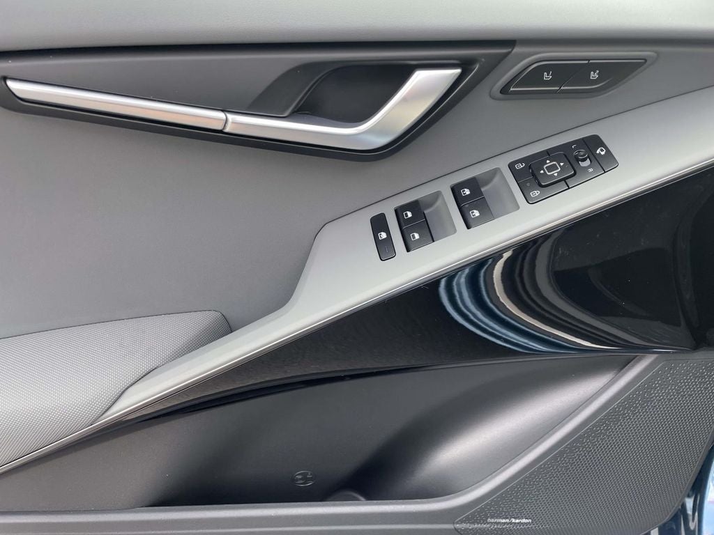 2026 Kia Niro SX