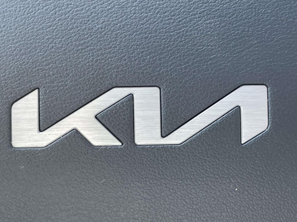 2025 Kia Niro SX