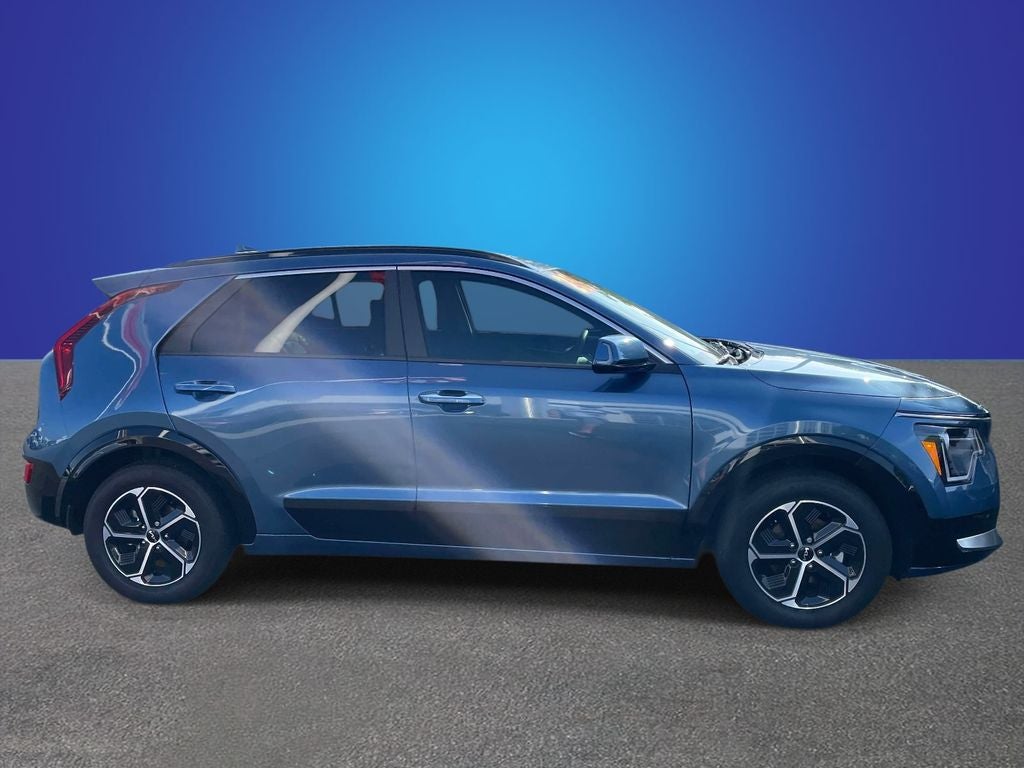 2025 Kia Niro SX