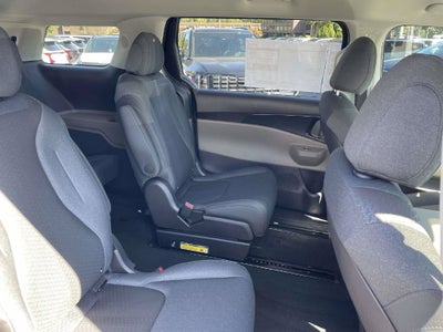 2027 Kia Carnival LX