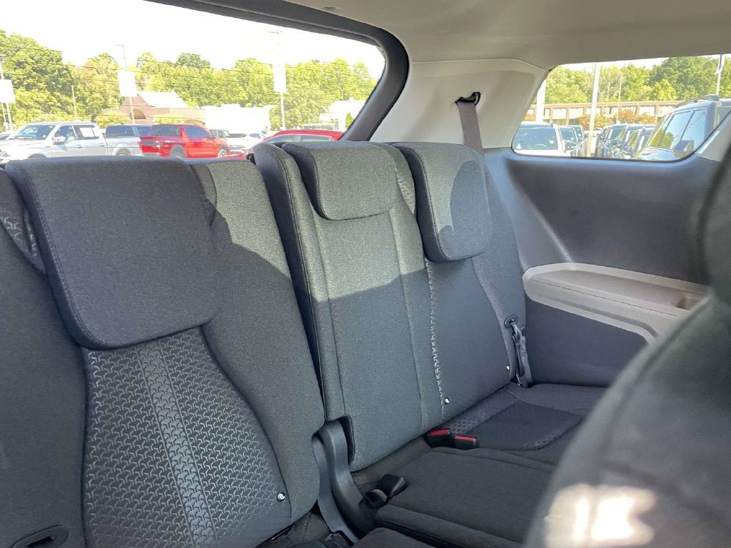 2027 Kia Carnival LX