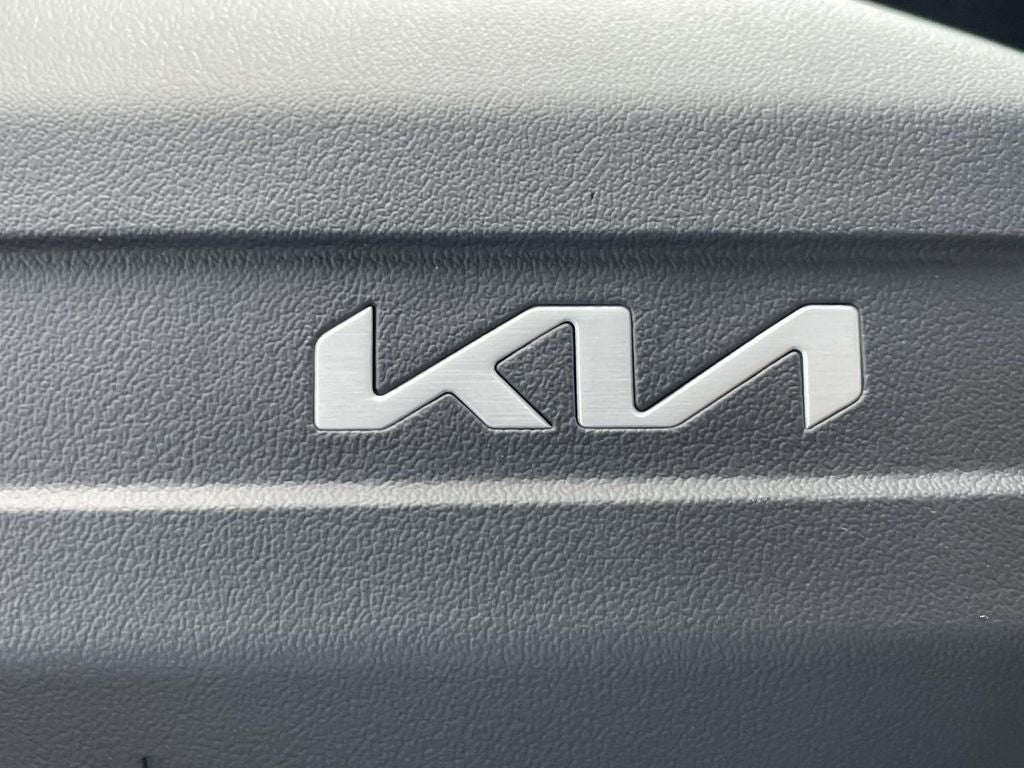 2027 Kia Carnival LXS