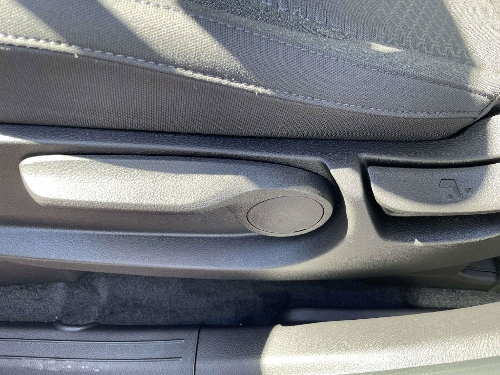 2027 Kia Carnival LX