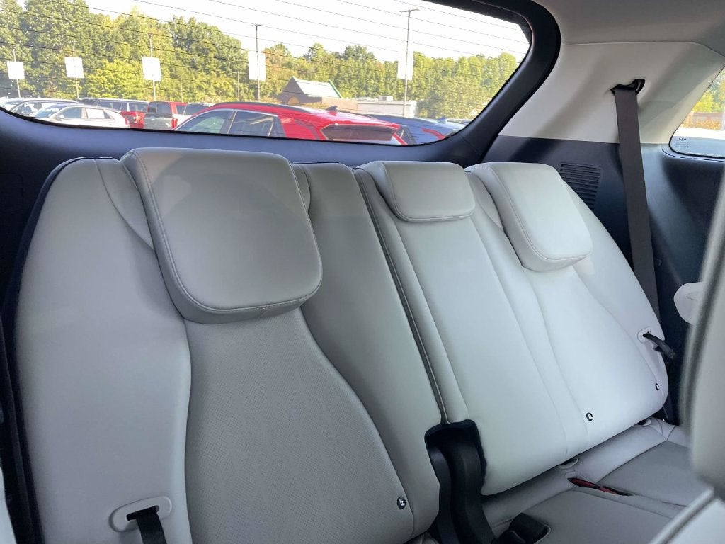 2027 Kia Carnival SX