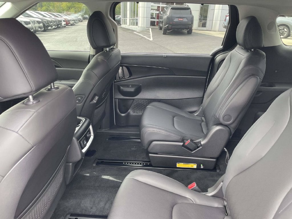 2027 Kia Carnival SX