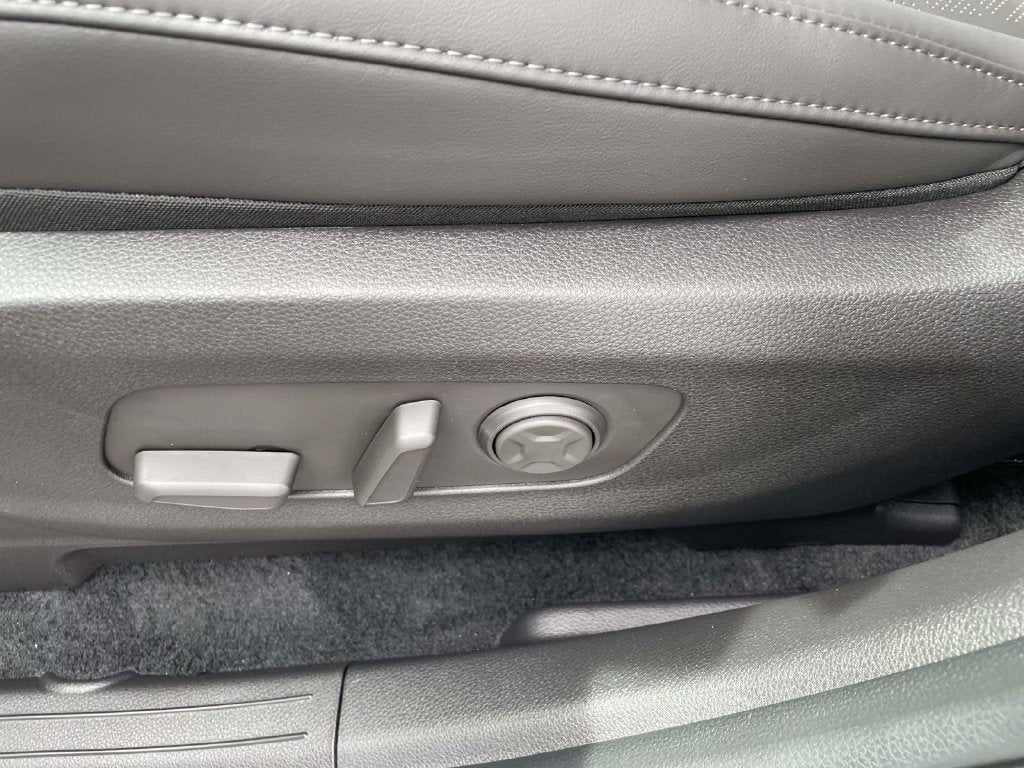 2027 Kia Carnival SX