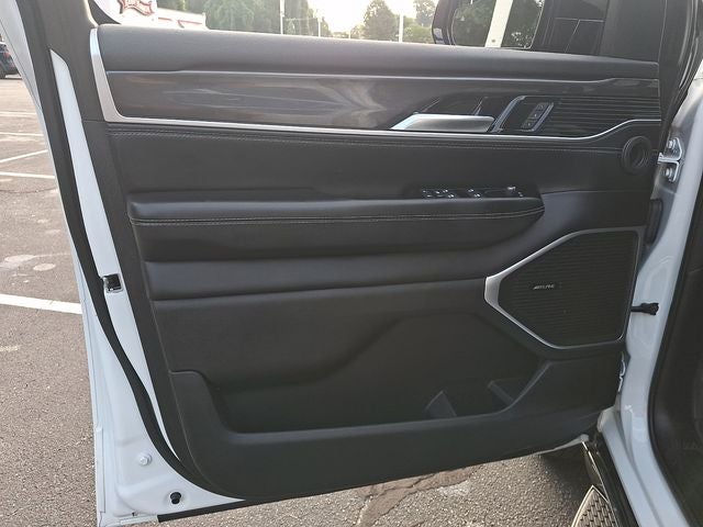 2023 Jeep Wagoneer Base