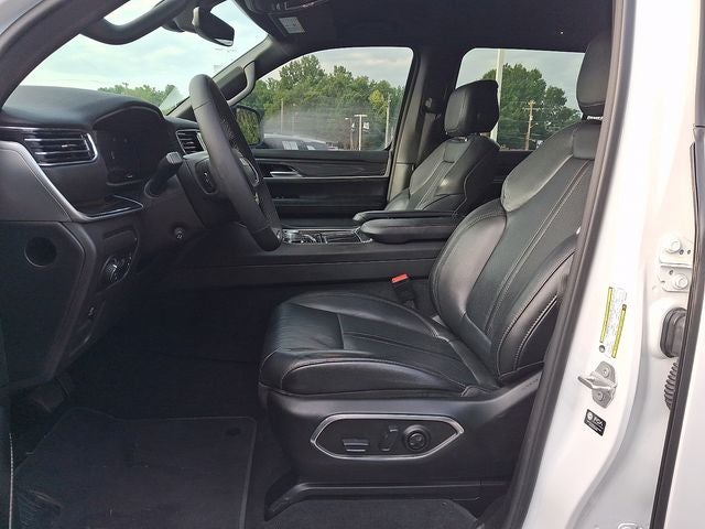 2023 Jeep Wagoneer Base