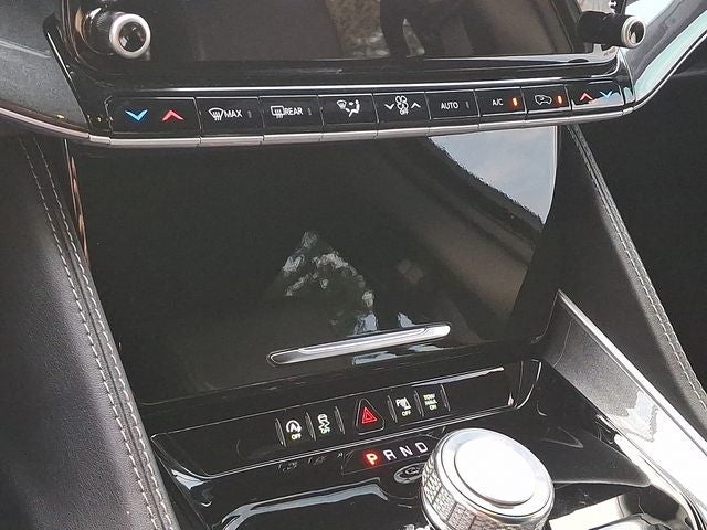 2023 Jeep Wagoneer Base