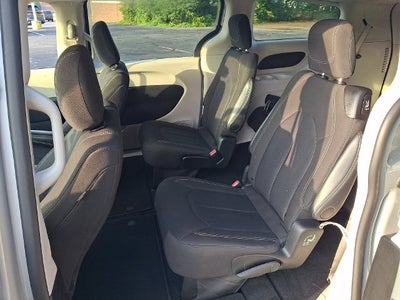 2024 Chrysler Voyager LX