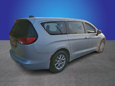 2024 Chrysler Voyager LX