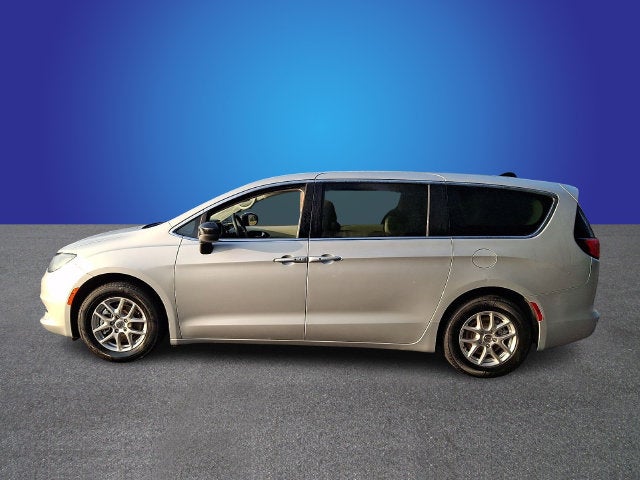 2024 Chrysler Voyager LX