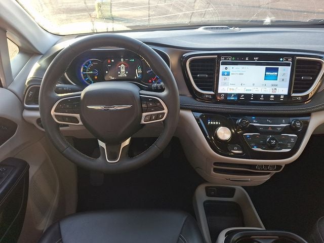 2024 Chrysler Pacifica Hybrid Select