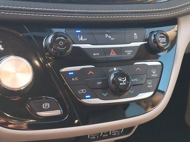 2024 Chrysler Pacifica Hybrid Select